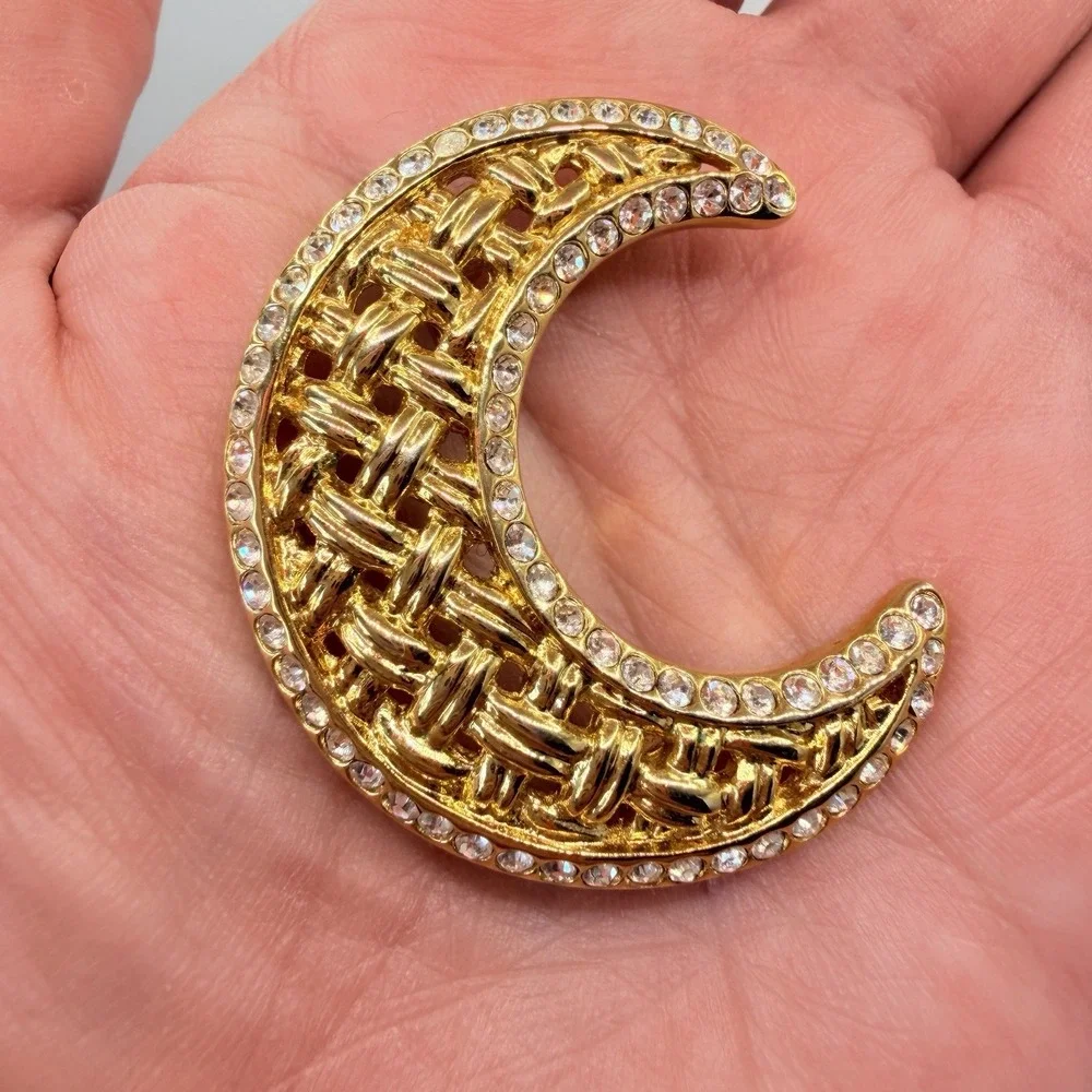 Monet Brooch Moon Celestial Gold Tone Rhinestone Vintage OS Excellent Pin